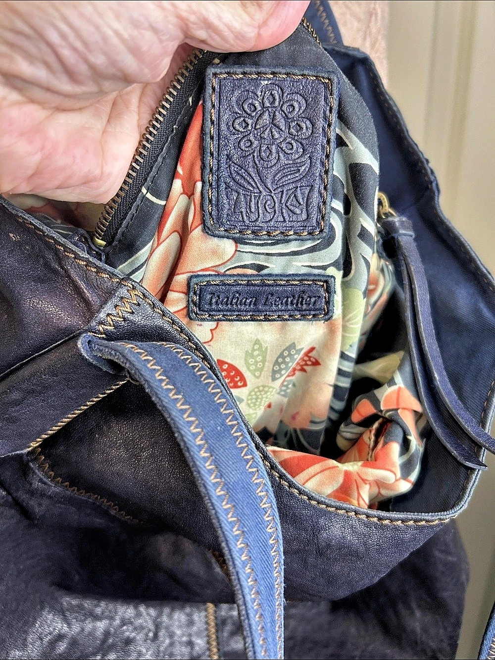 ✨ VTG LUCKY BRAND NAVY BLUE LEATHER SIDE TIE HOBO BAG ✨ - Picture 2 of 12